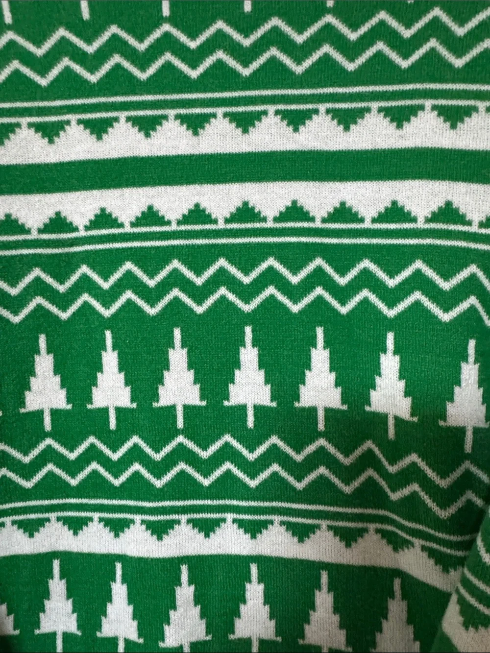 NEW Disney Green & White Mickey Mouse Knit Sweater XL